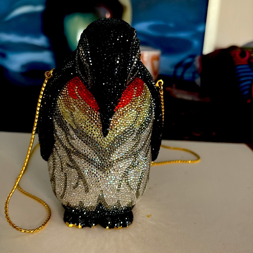 STUNNING UNIQUE JUDITH LEIBER Swarovski Crystal sweet Humble Penguin Clutch